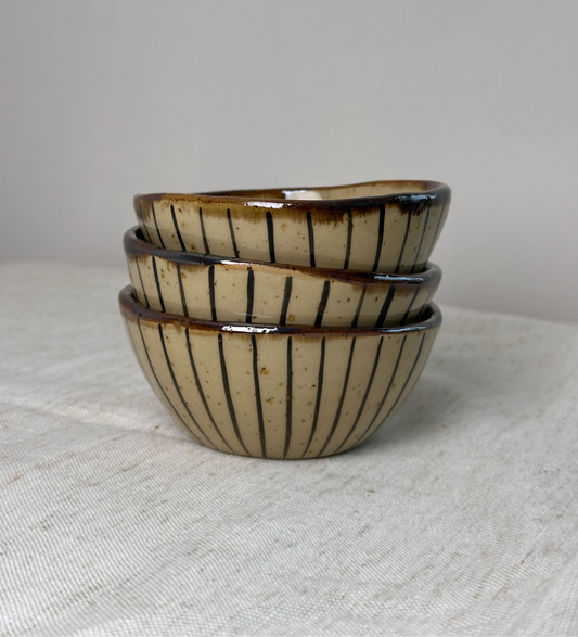 Mała miseczka z oliwkami