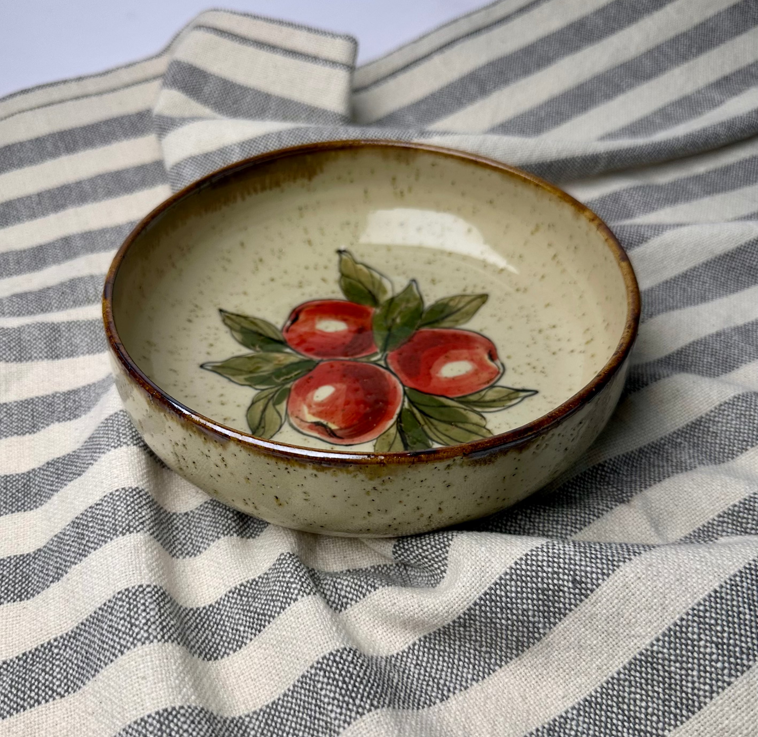 Talerze obiadowe , miski