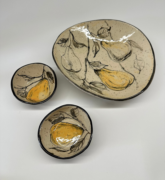 zestaw misek z gruszkami